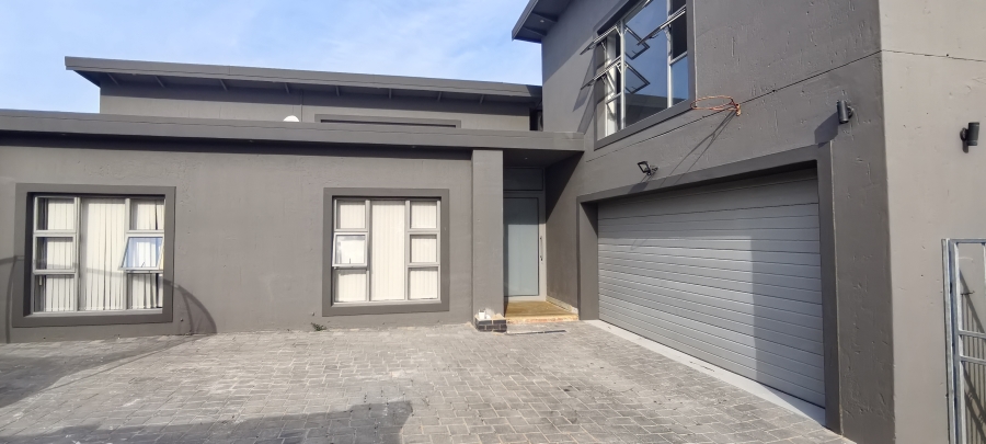 4 Bedroom Property for Sale in Monte Christo Western Cape